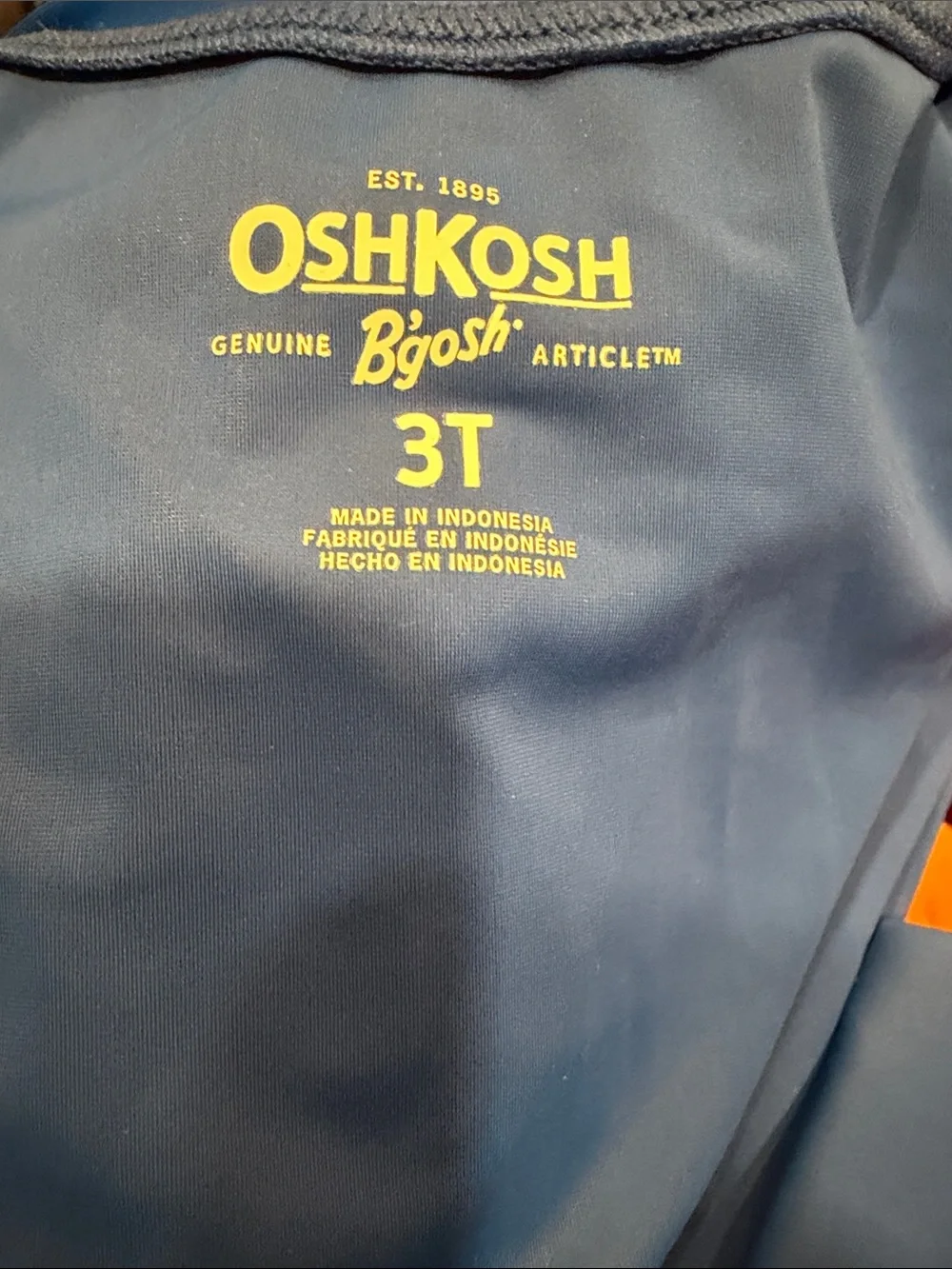 Rash guard SWIM TOP shark point great white Oshkosh B’Gosh 3T